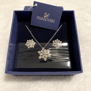 Swarovski snowflake necklace and earring set